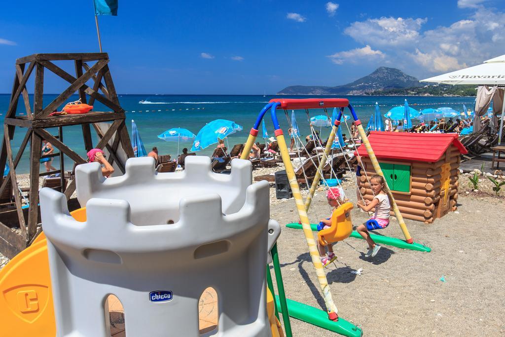 Apartments Kuce Lekovica Beach & Snack Bar- Bistro Extérieur photo