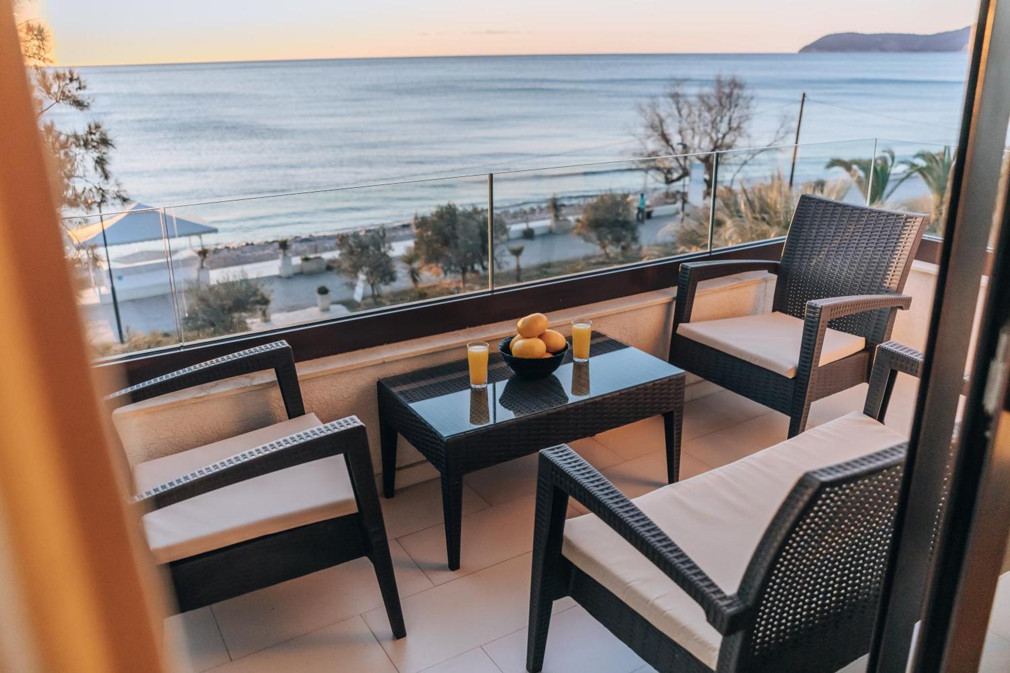 Apartments Kuce Lekovica Beach & Snack Bar- Bistro Chambre photo