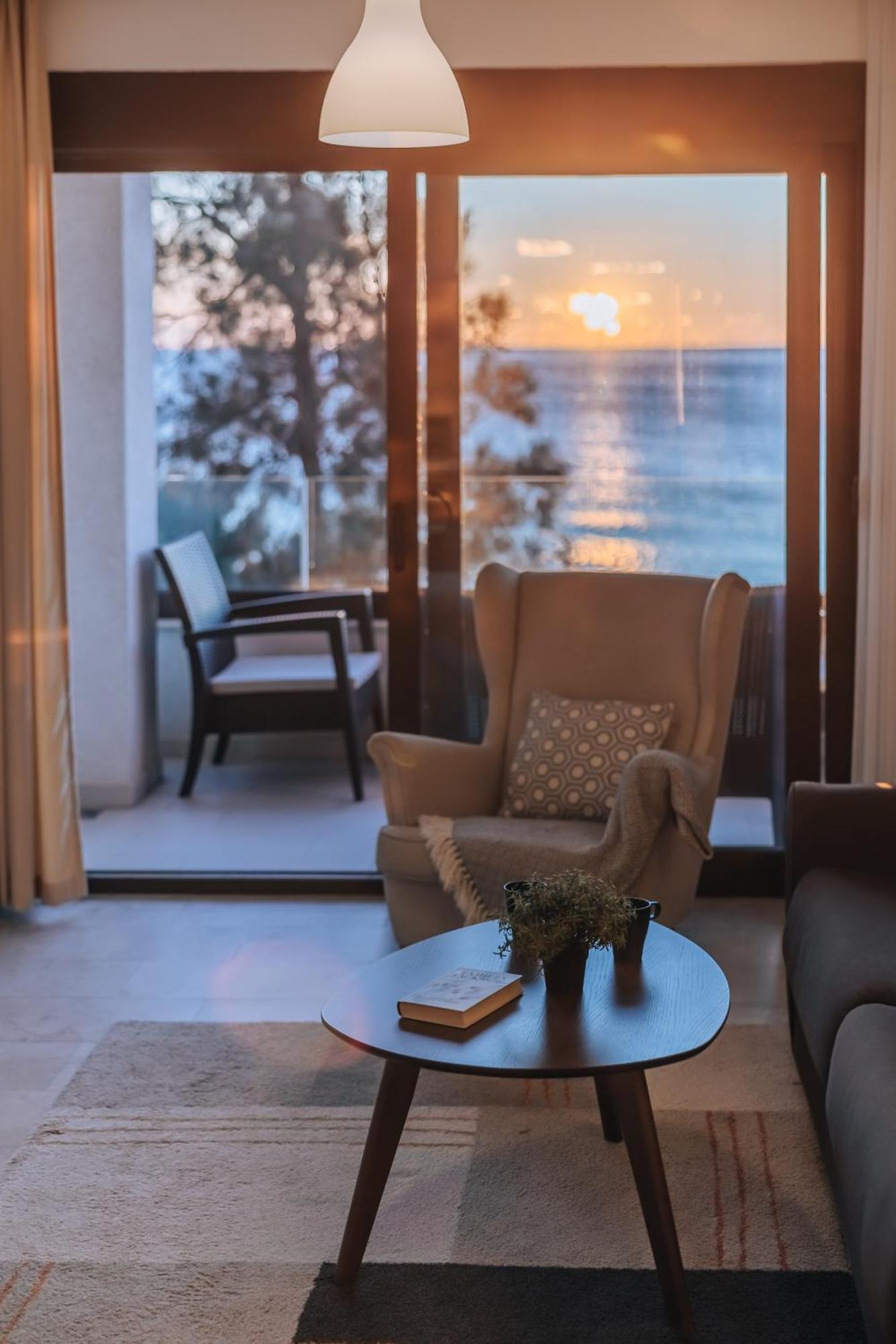 Apartments Kuce Lekovica Beach & Snack Bar- Bistro Chambre photo