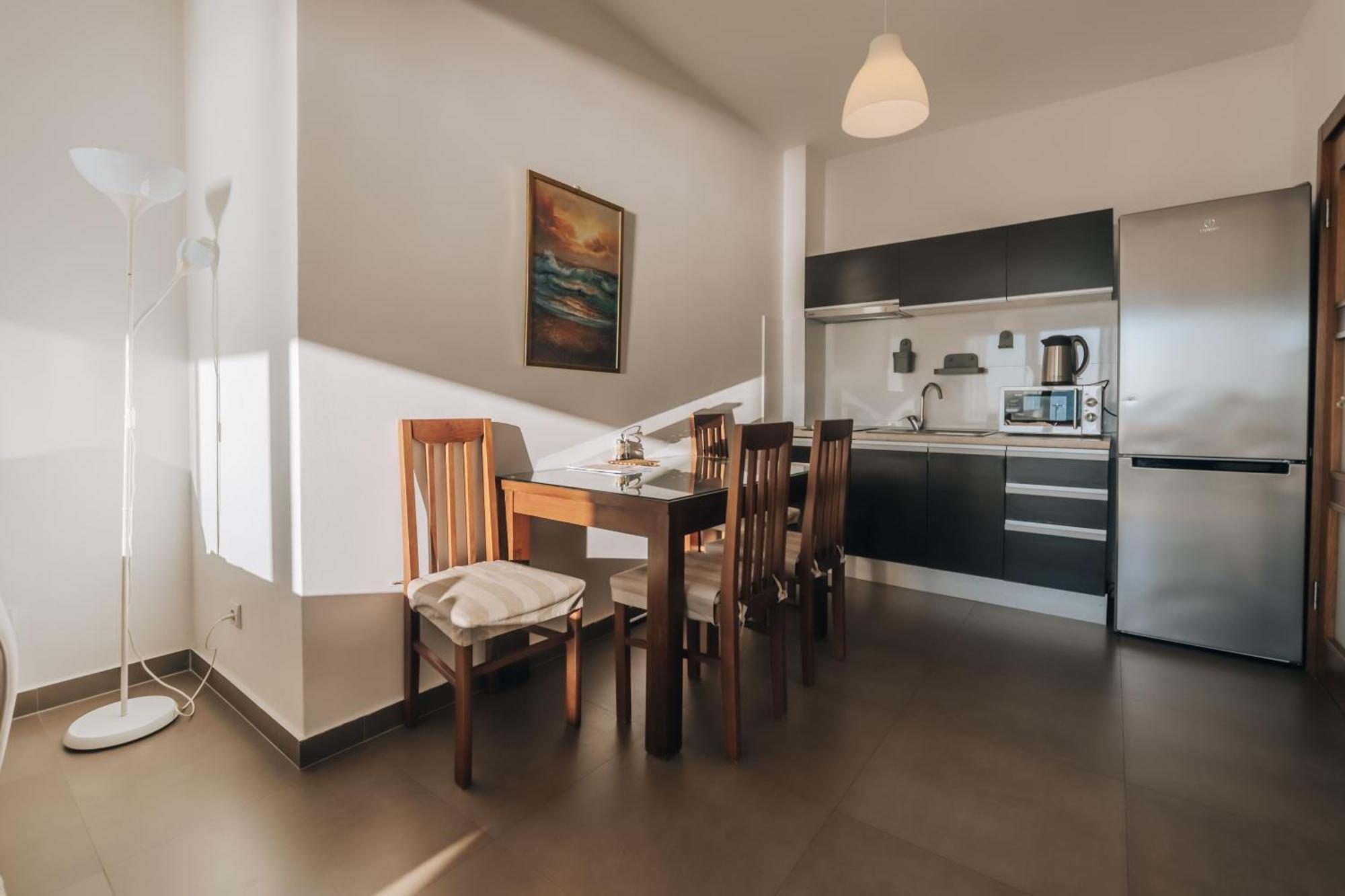 Apartments Kuce Lekovica Beach & Snack Bar- Bistro Chambre photo