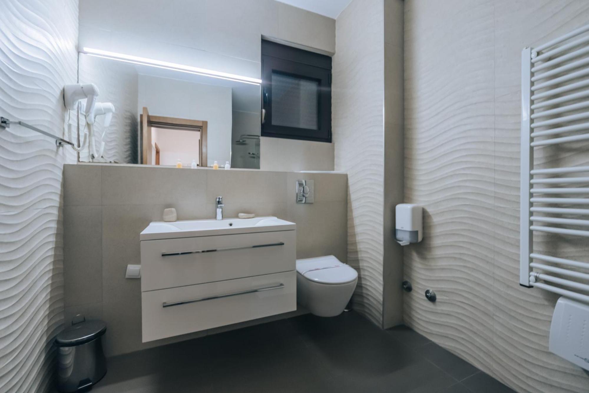 Apartments Kuce Lekovica Beach & Snack Bar- Bistro Chambre photo
