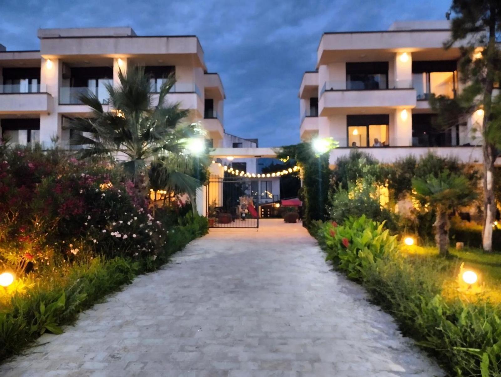 Apartments Kuce Lekovica Beach & Snack Bar- Bistro Chambre photo