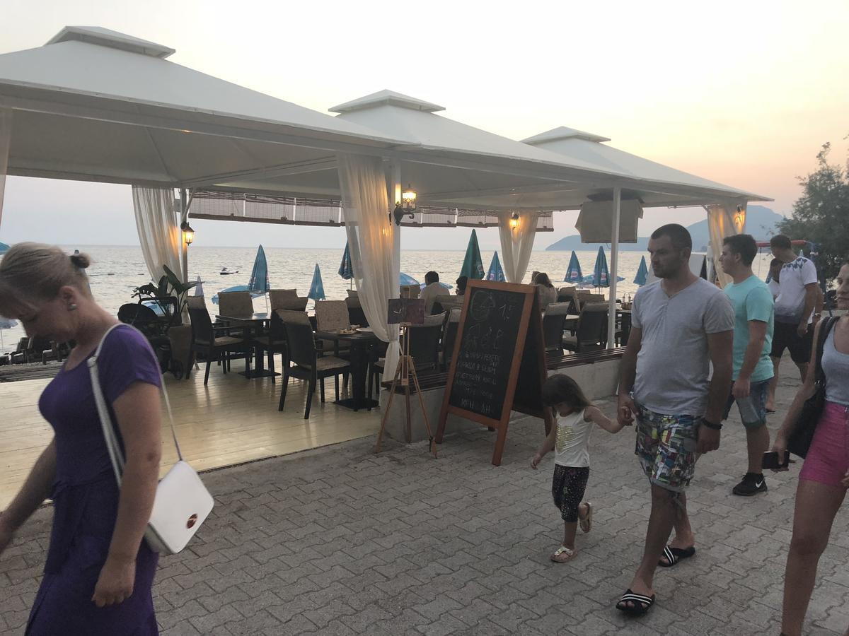 Apartments Kuce Lekovica Beach & Snack Bar- Bistro Extérieur photo
