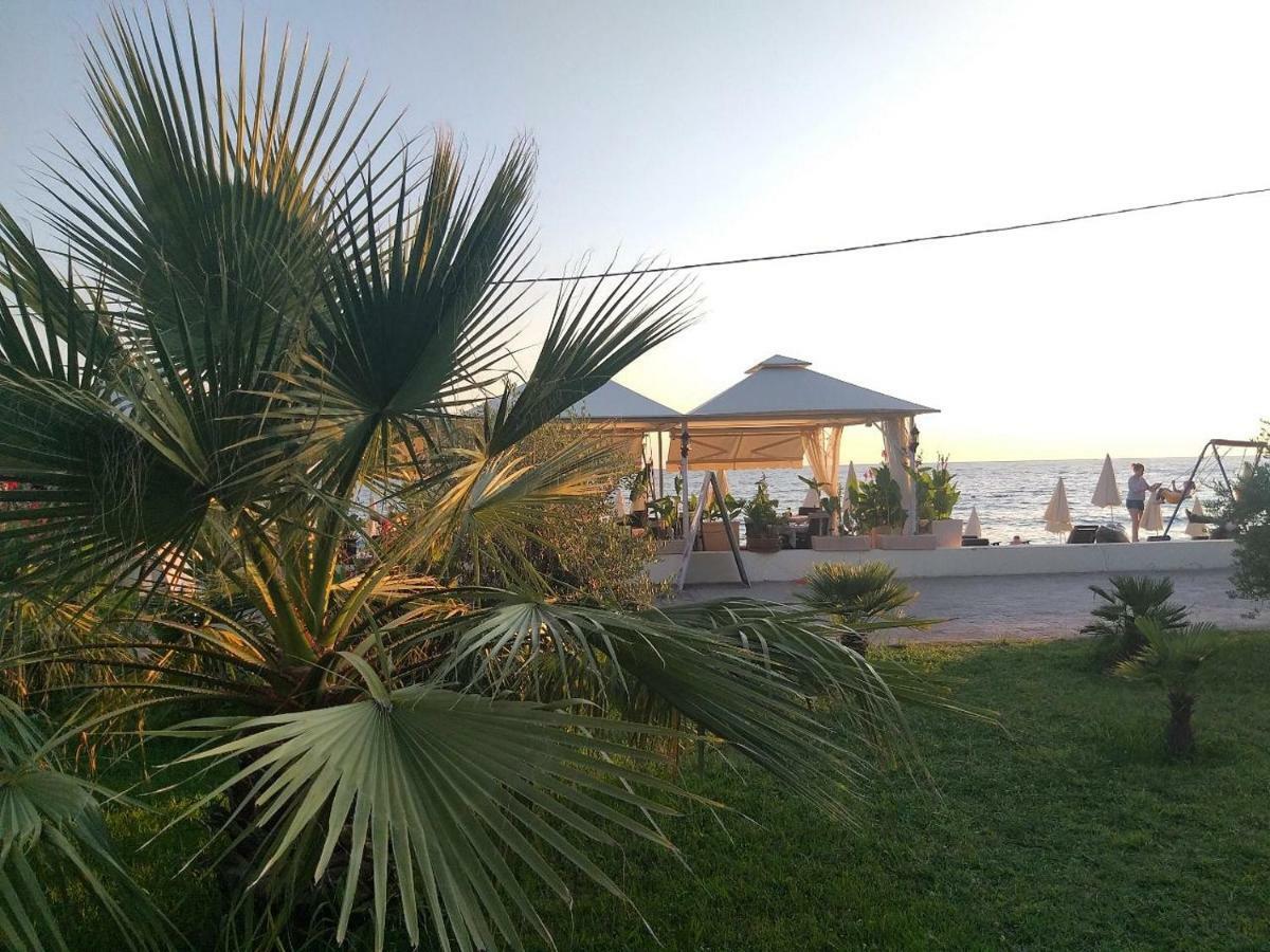 Apartments Kuce Lekovica Beach & Snack Bar- Bistro Extérieur photo
